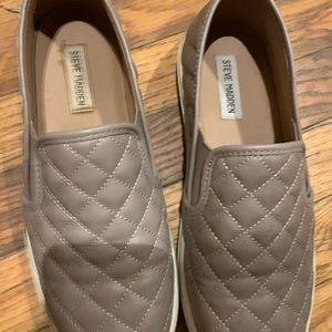 Steve Madden slip ons